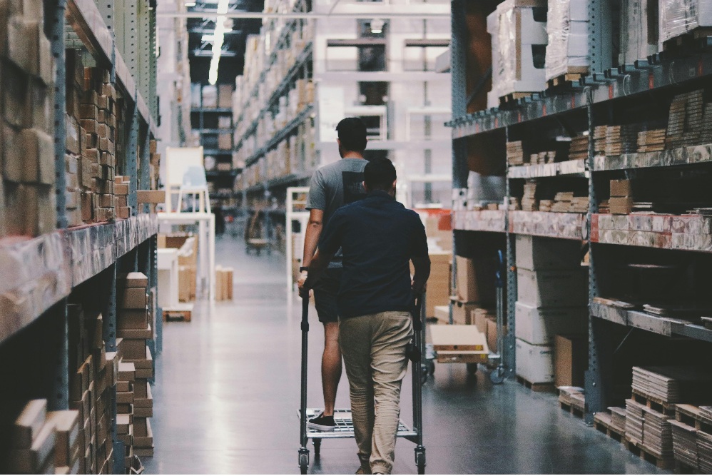 Jak zarządzać logistyką w sklepie internetowym? Przewodnik dla e-commerce