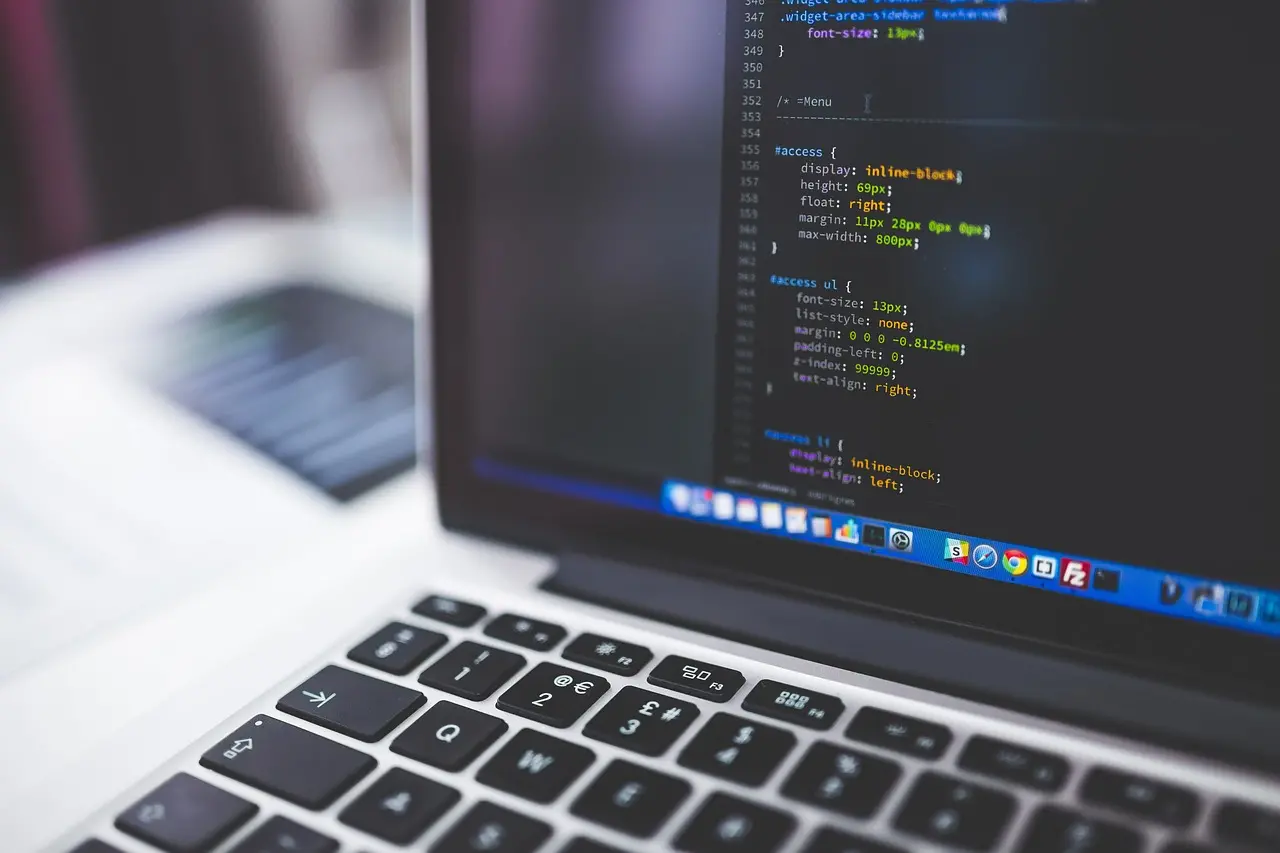 Outsourced IT czy własny dział IT