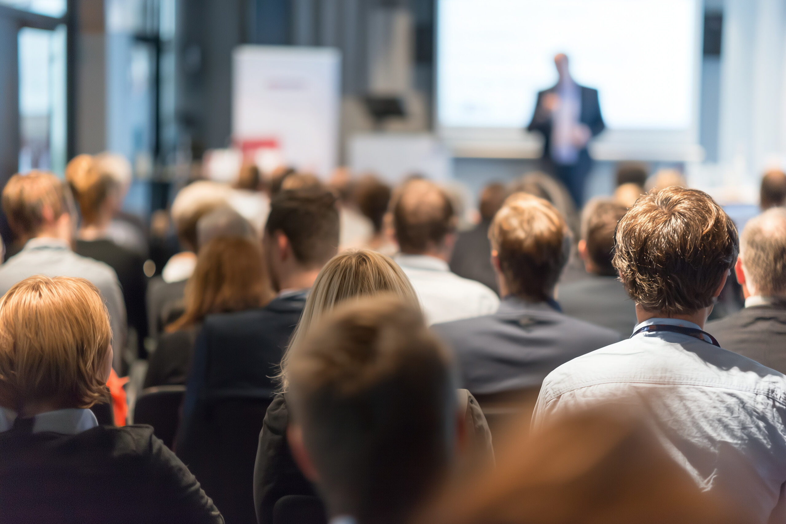 Sala konferencyjna w Warszawie – jak znaleźć przestrzeń idealną na biznesowe spotkanie?
